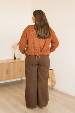 Pull Elena camel