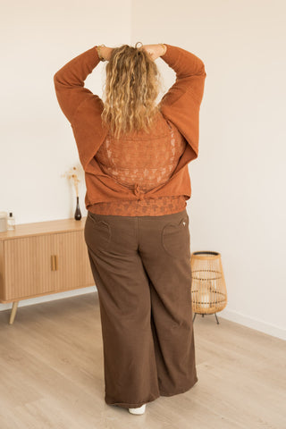 Pull Elena camel